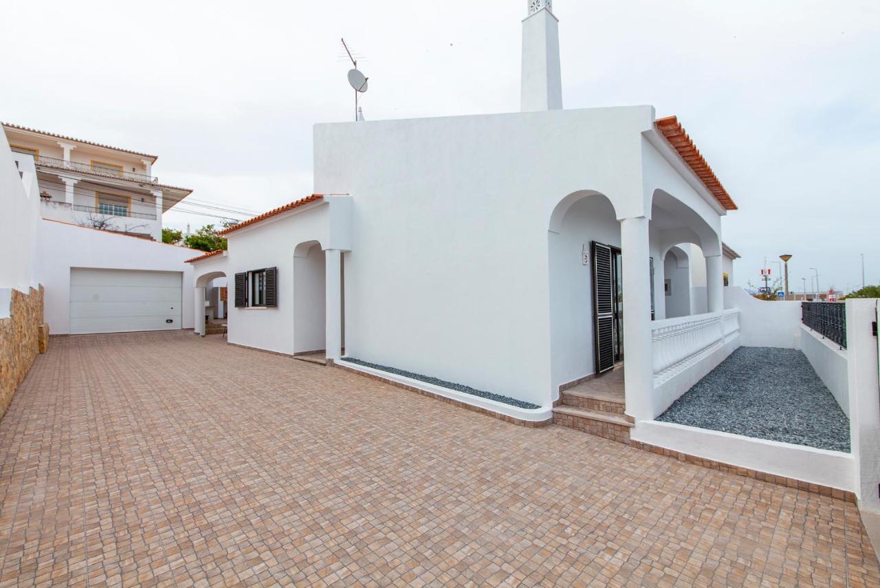 D02 - Carrob Street House * Lagos